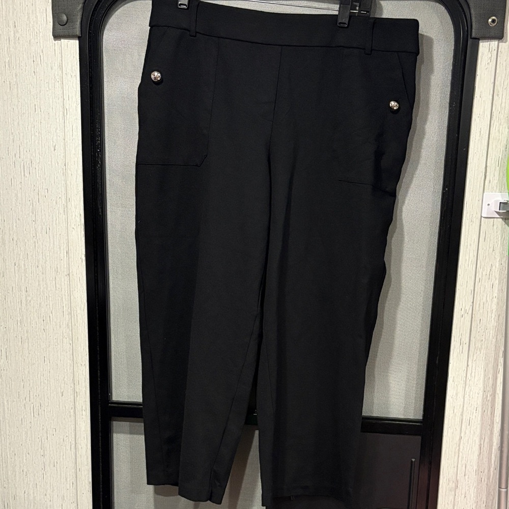 Elegant Black Cropped Women's Pants